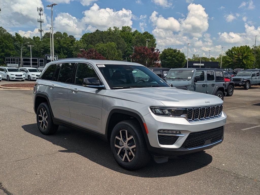new 2025 Jeep Grand Cherokee car, priced at $48,010