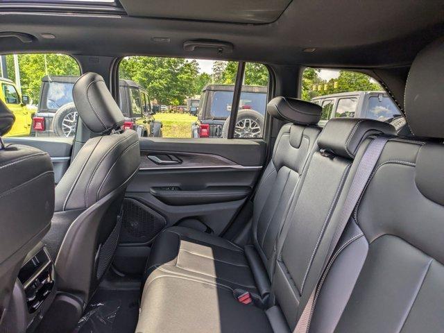 new 2025 Jeep Grand Cherokee car, priced at $48,010