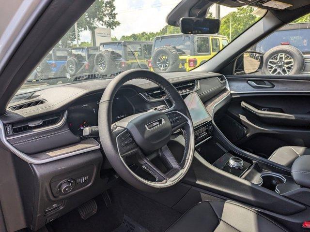 new 2025 Jeep Grand Cherokee car, priced at $48,010