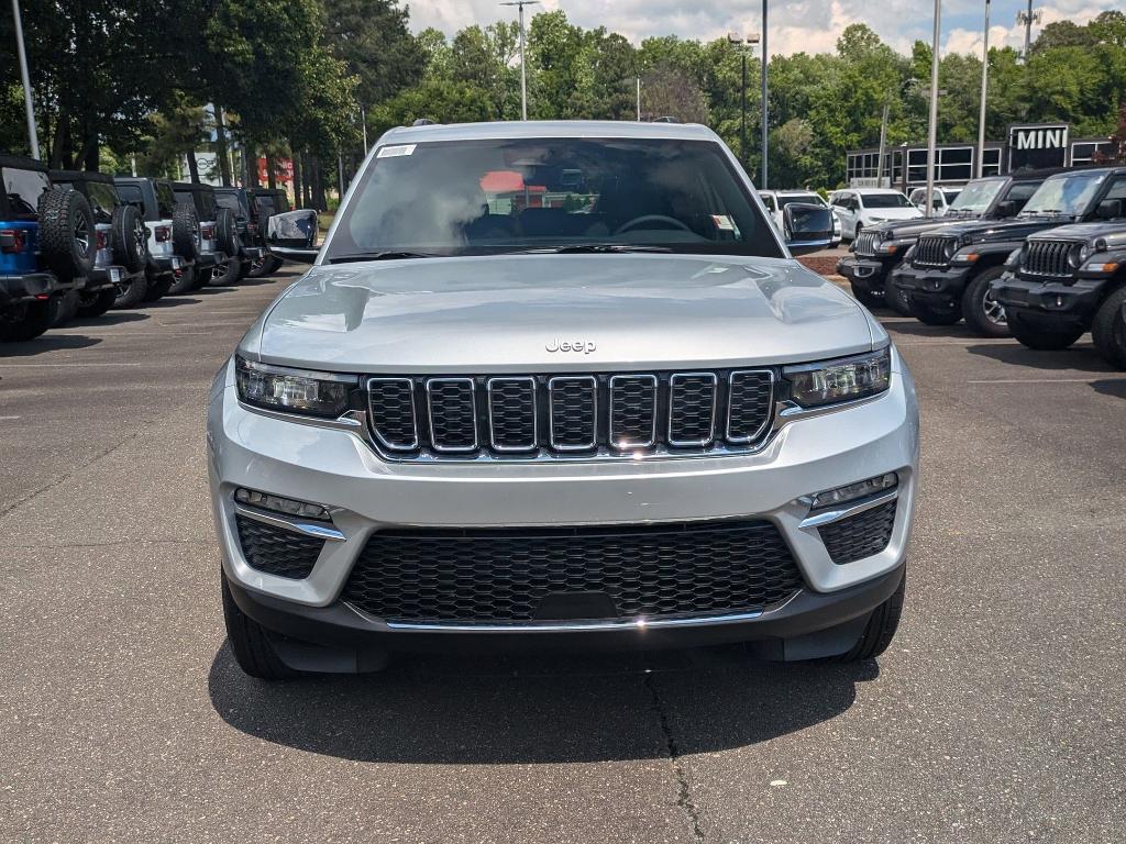 new 2025 Jeep Grand Cherokee car, priced at $48,010