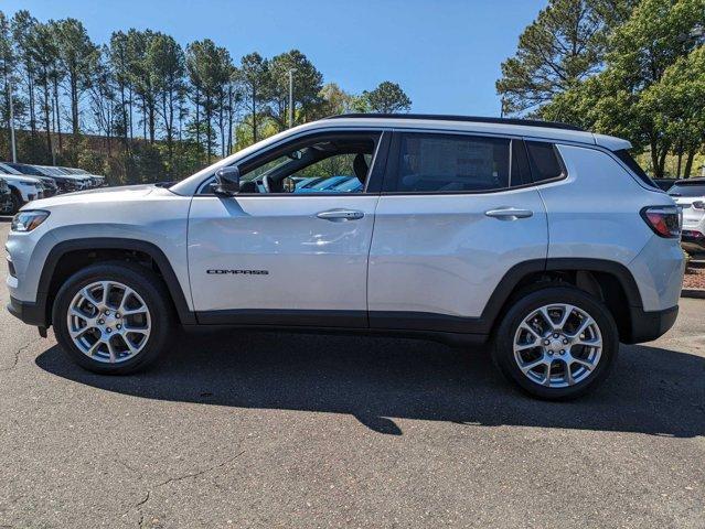 new 2024 Jeep Compass car, priced at $40,435