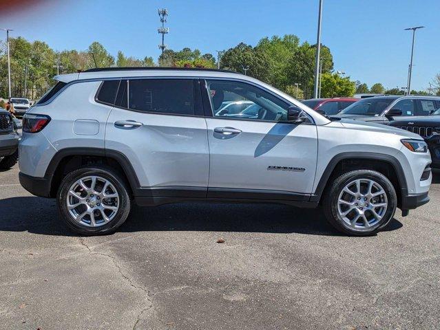 new 2024 Jeep Compass car, priced at $40,435