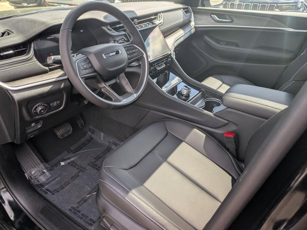 new 2025 Jeep Grand Cherokee car, priced at $48,010