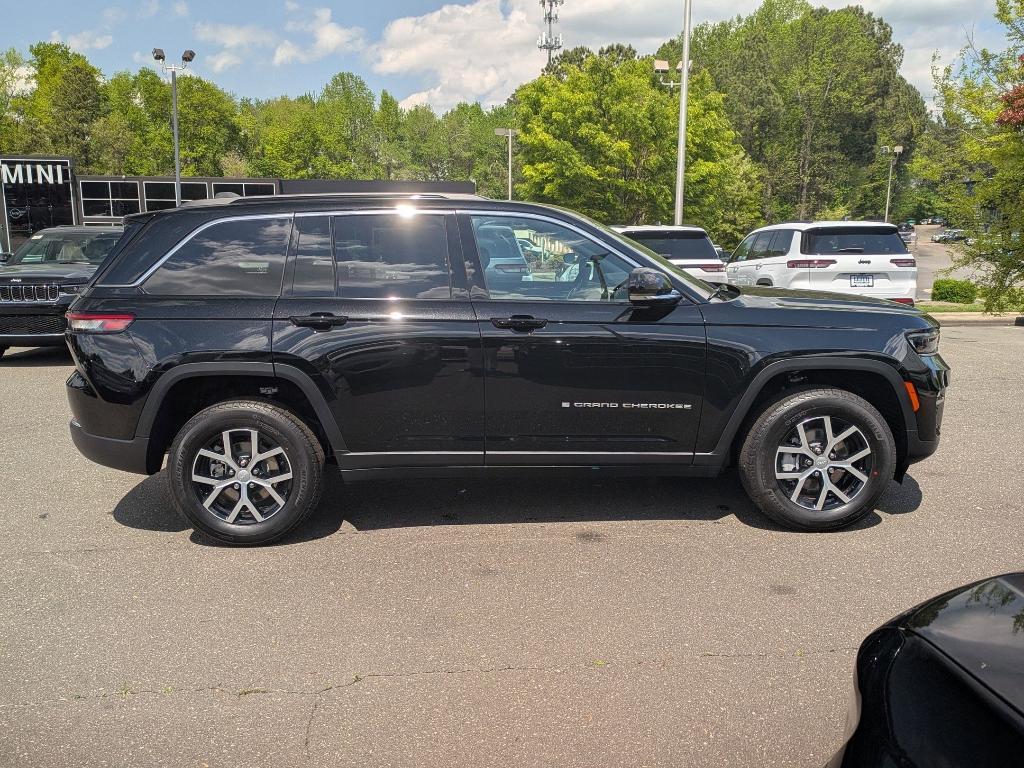 new 2025 Jeep Grand Cherokee car, priced at $48,010