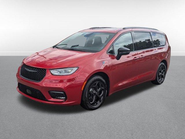 new 2025 Chrysler Pacifica Hybrid car, priced at $60,575