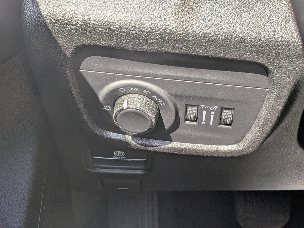 new 2025 Jeep Grand Cherokee car, priced at $42,170