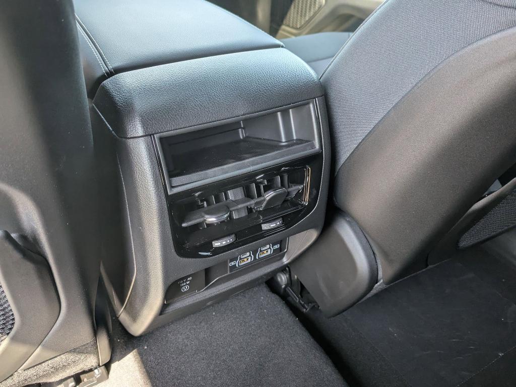 new 2025 Jeep Grand Cherokee car, priced at $42,170