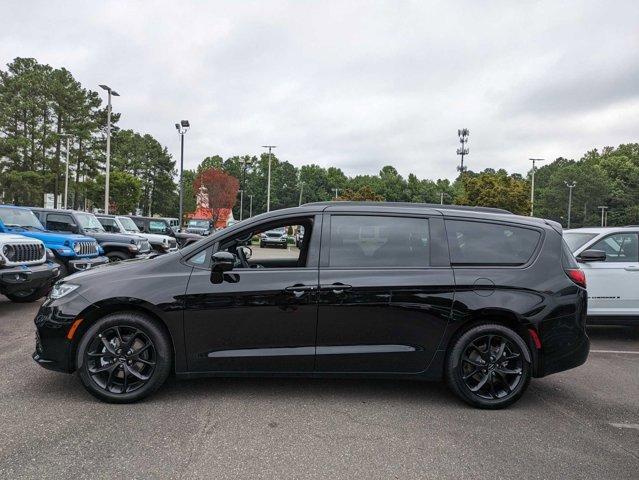 new 2024 Chrysler Pacifica car, priced at $57,755