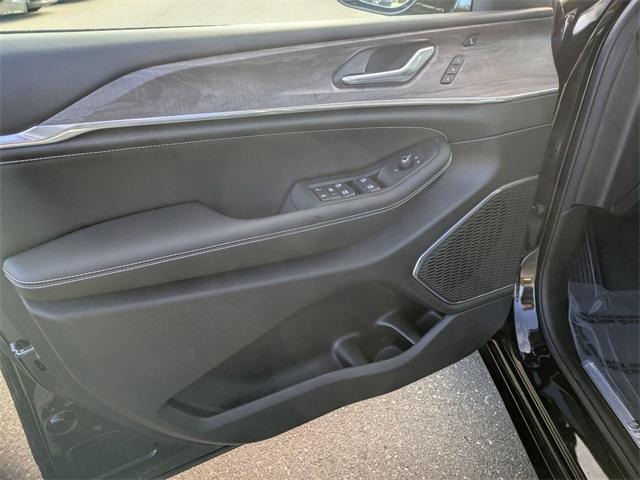 new 2025 Jeep Grand Cherokee car, priced at $63,365