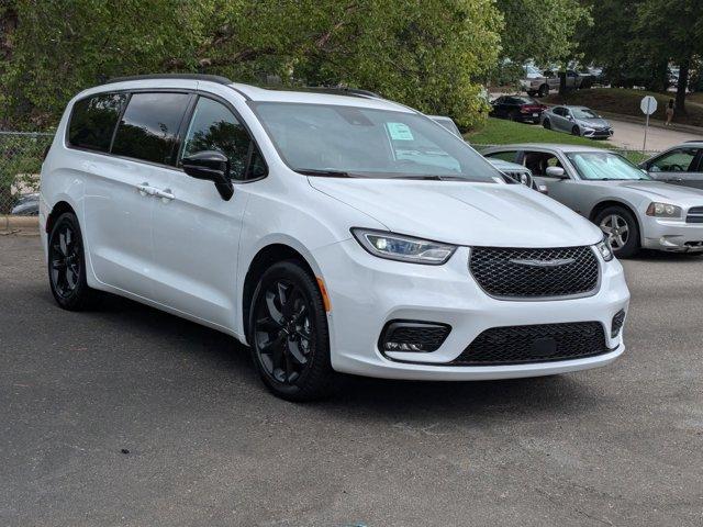 new 2024 Chrysler Pacifica car, priced at $57,870