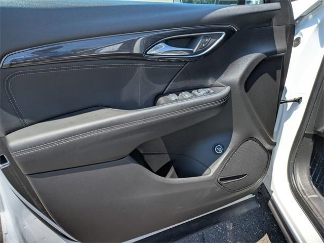 used 2022 Buick Envision car, priced at $22,988