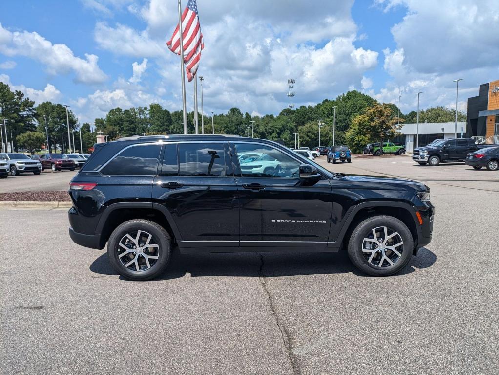 new 2025 Jeep Grand Cherokee car, priced at $50,010