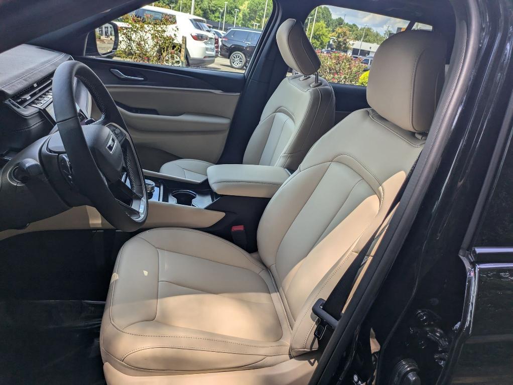 new 2025 Jeep Grand Cherokee car, priced at $50,010