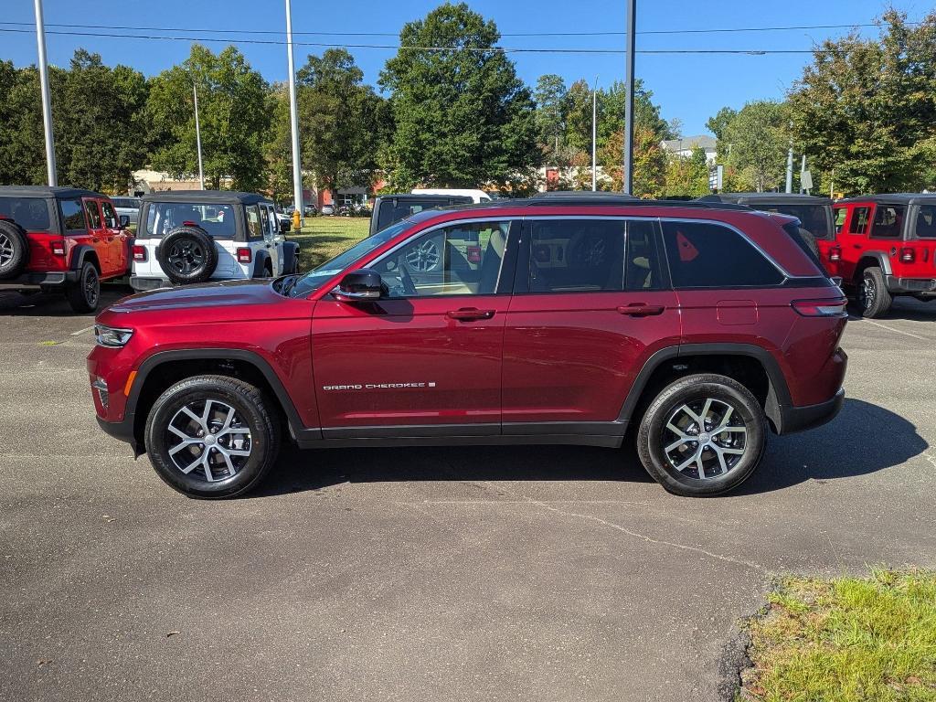 new 2025 Jeep Grand Cherokee car, priced at $50,935