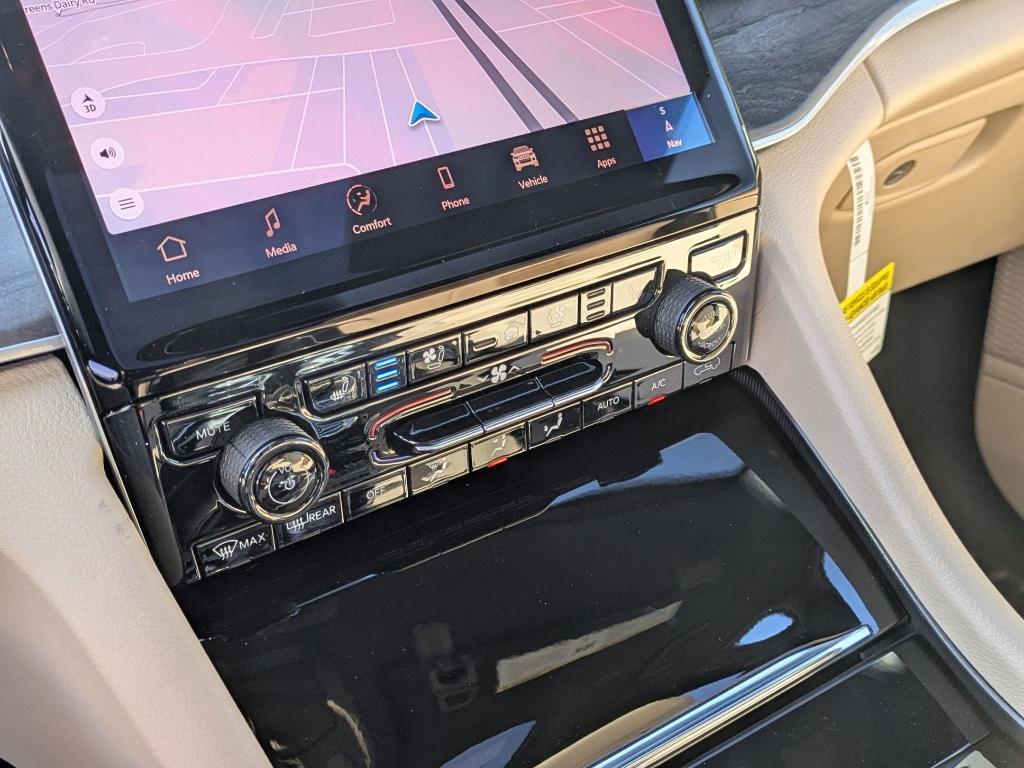 new 2025 Jeep Grand Cherokee car, priced at $50,935