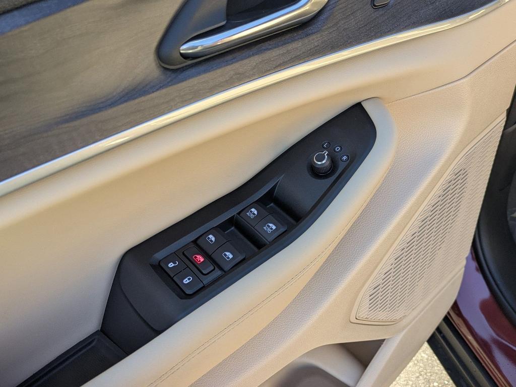 new 2025 Jeep Grand Cherokee car, priced at $50,935