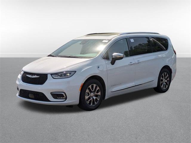 new 2025 Chrysler Pacifica Hybrid car, priced at $61,780
