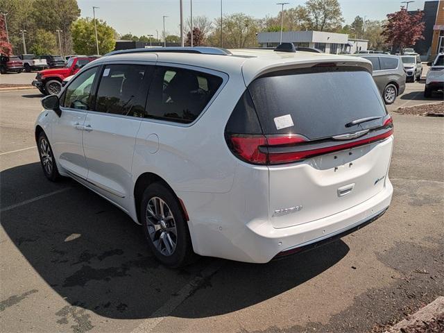 new 2025 Chrysler Pacifica Hybrid car, priced at $61,780