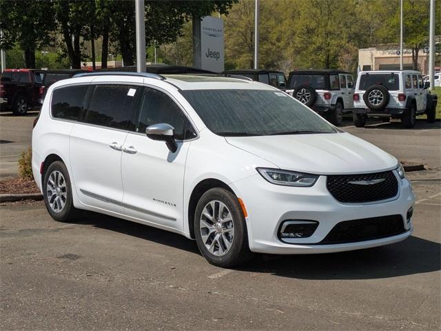 new 2025 Chrysler Pacifica Hybrid car, priced at $61,780