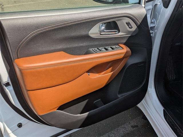 new 2025 Chrysler Pacifica Hybrid car, priced at $61,780