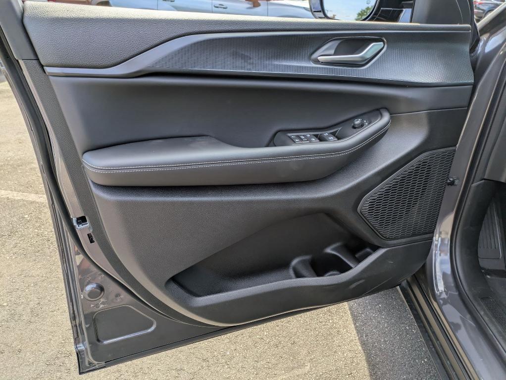 new 2025 Jeep Grand Cherokee L car, priced at $46,730