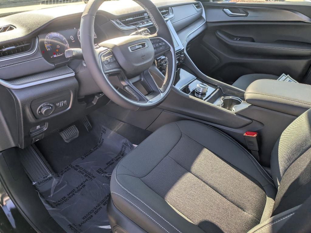 new 2025 Jeep Grand Cherokee car, priced at $44,170