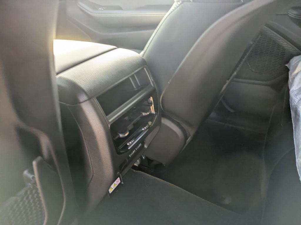 new 2025 Jeep Grand Cherokee car, priced at $44,170