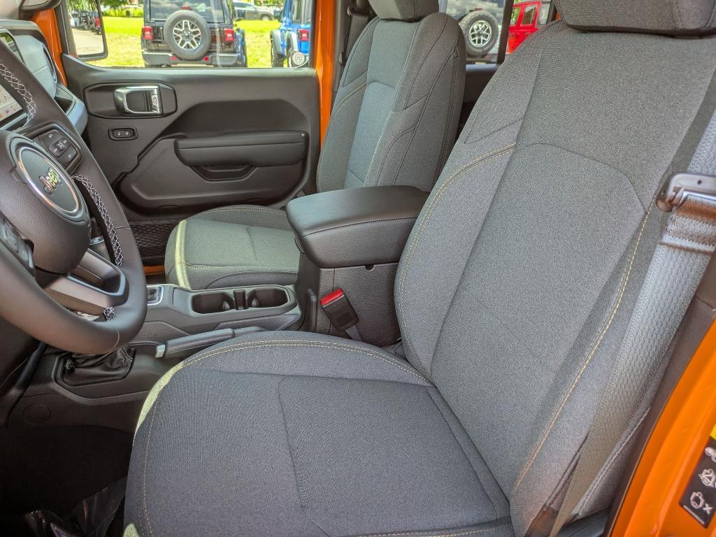 new 2025 Jeep Wrangler car, priced at $61,165