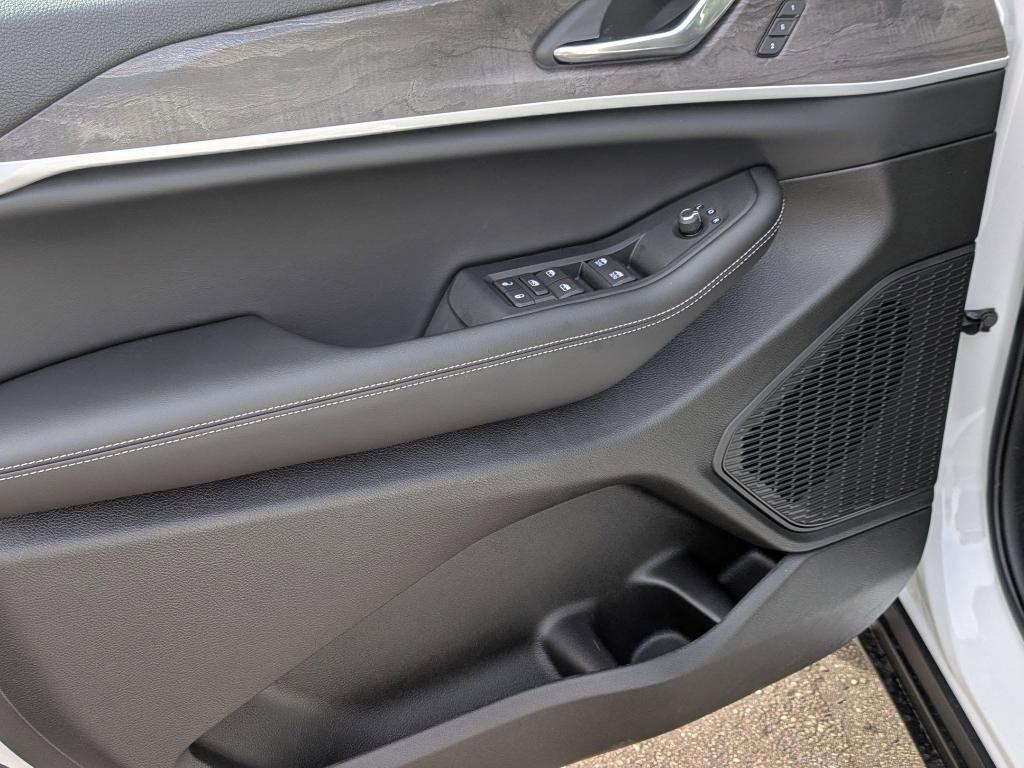 new 2025 Jeep Grand Cherokee car, priced at $55,960