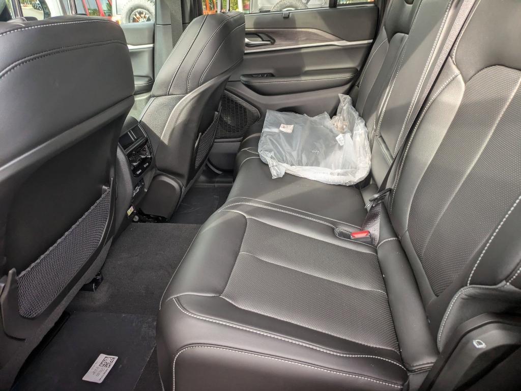 new 2025 Jeep Grand Cherokee car, priced at $55,960