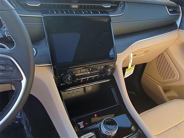 new 2025 Jeep Grand Cherokee car, priced at $50,210