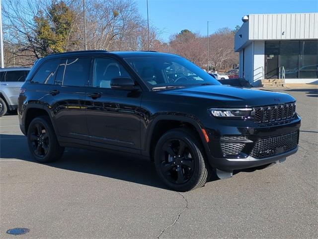 new 2025 Jeep Grand Cherokee car, priced at $49,170