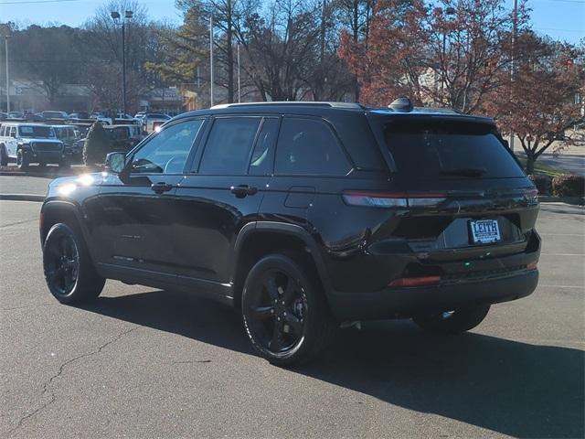 new 2025 Jeep Grand Cherokee car, priced at $49,170