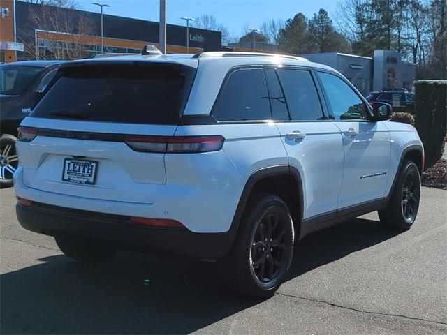 new 2025 Jeep Grand Cherokee car, priced at $43,935