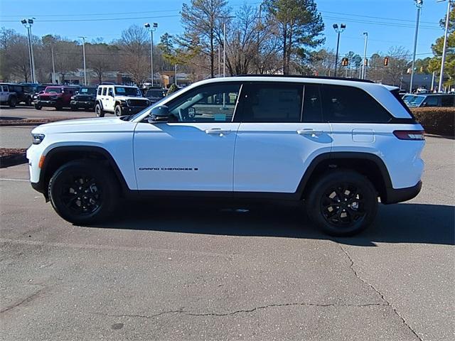 new 2025 Jeep Grand Cherokee car, priced at $43,935