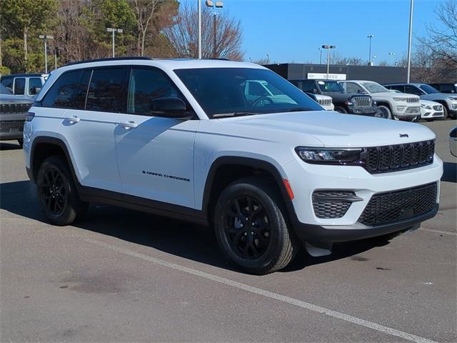 new 2025 Jeep Grand Cherokee car, priced at $43,935