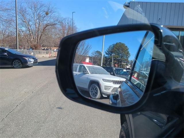 new 2025 Jeep Grand Cherokee car, priced at $47,525