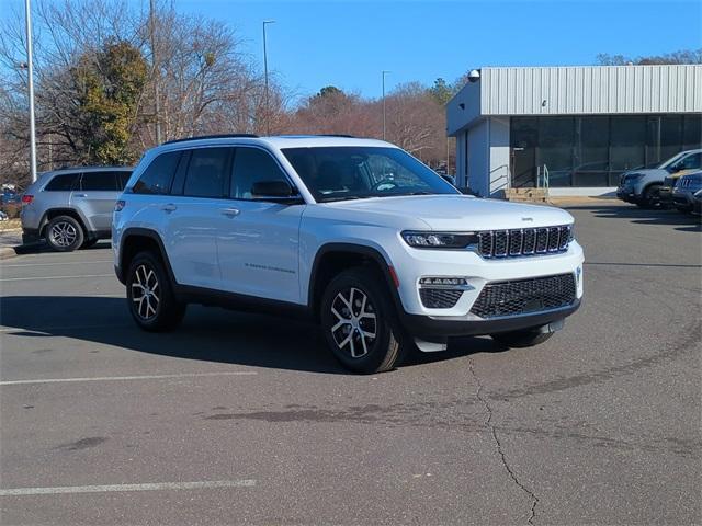 new 2025 Jeep Grand Cherokee car, priced at $53,135