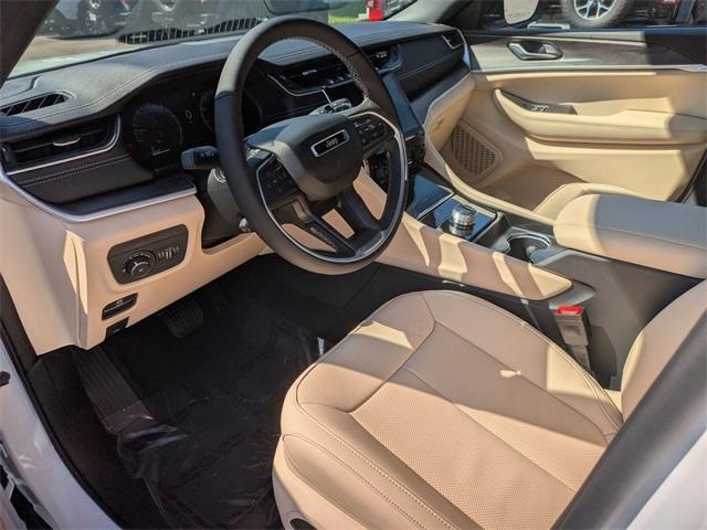 new 2025 Jeep Grand Cherokee car, priced at $50,340
