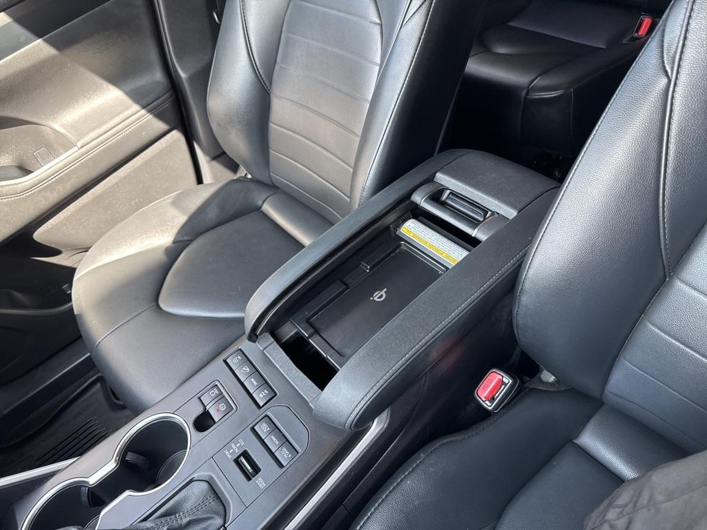 used 2021 Toyota Highlander car, priced at $25,999