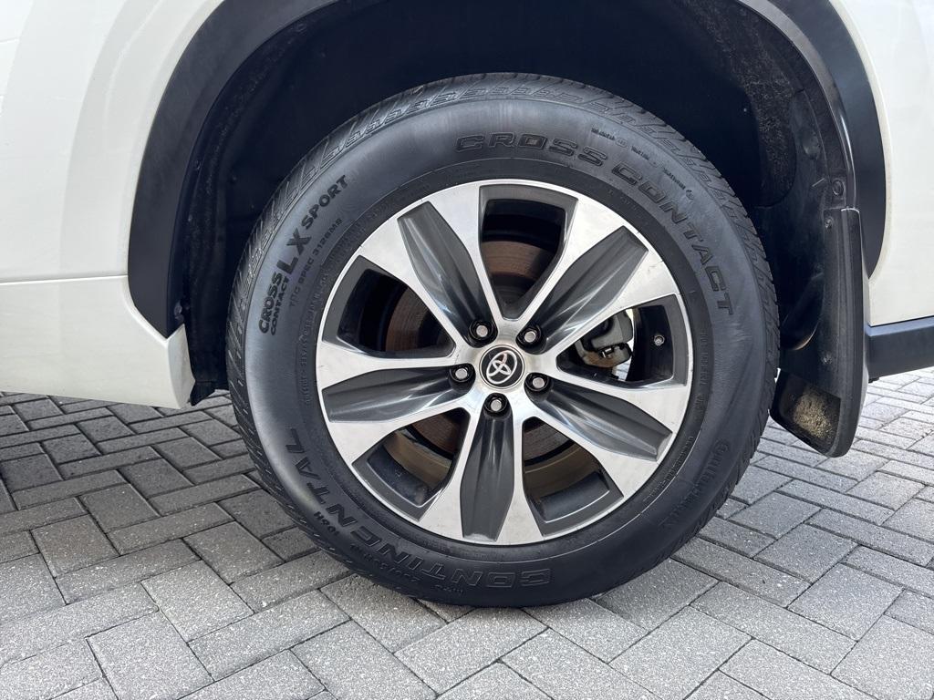 used 2021 Toyota Highlander car, priced at $25,999