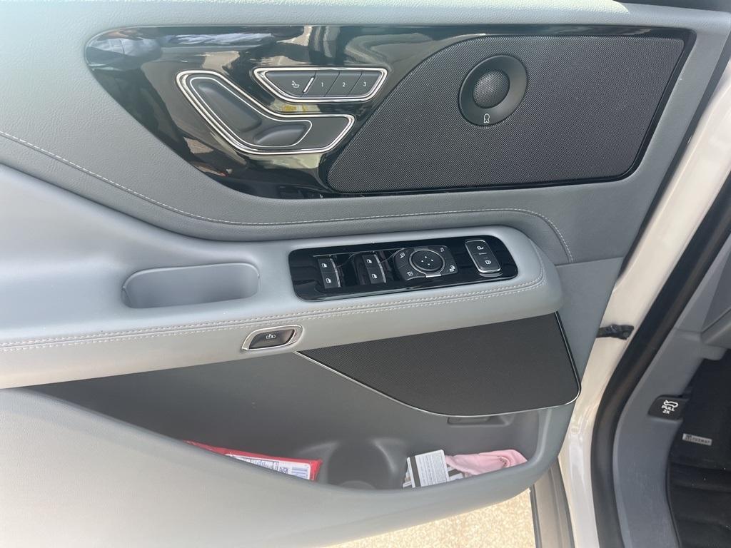 used 2020 Lincoln Aviator car, priced at $30,999