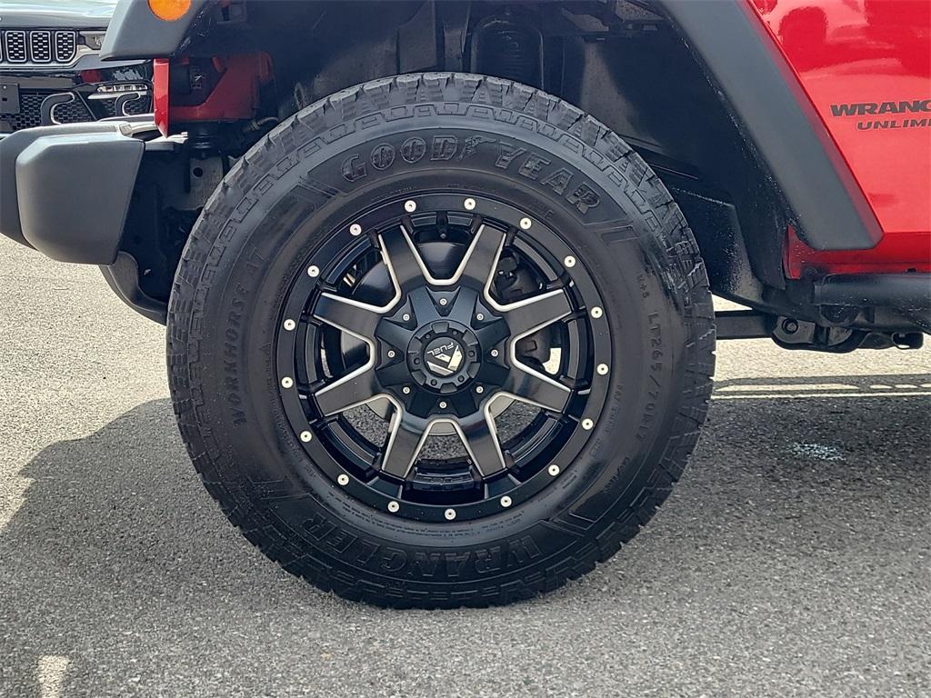 used 2015 Jeep Wrangler Unlimited car, priced at $18,999
