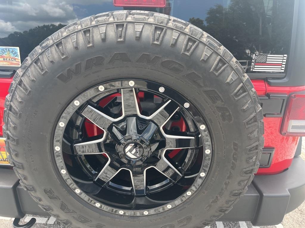 used 2015 Jeep Wrangler Unlimited car, priced at $18,999