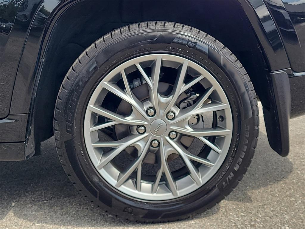 used 2022 Jeep Grand Cherokee car, priced at $39,499