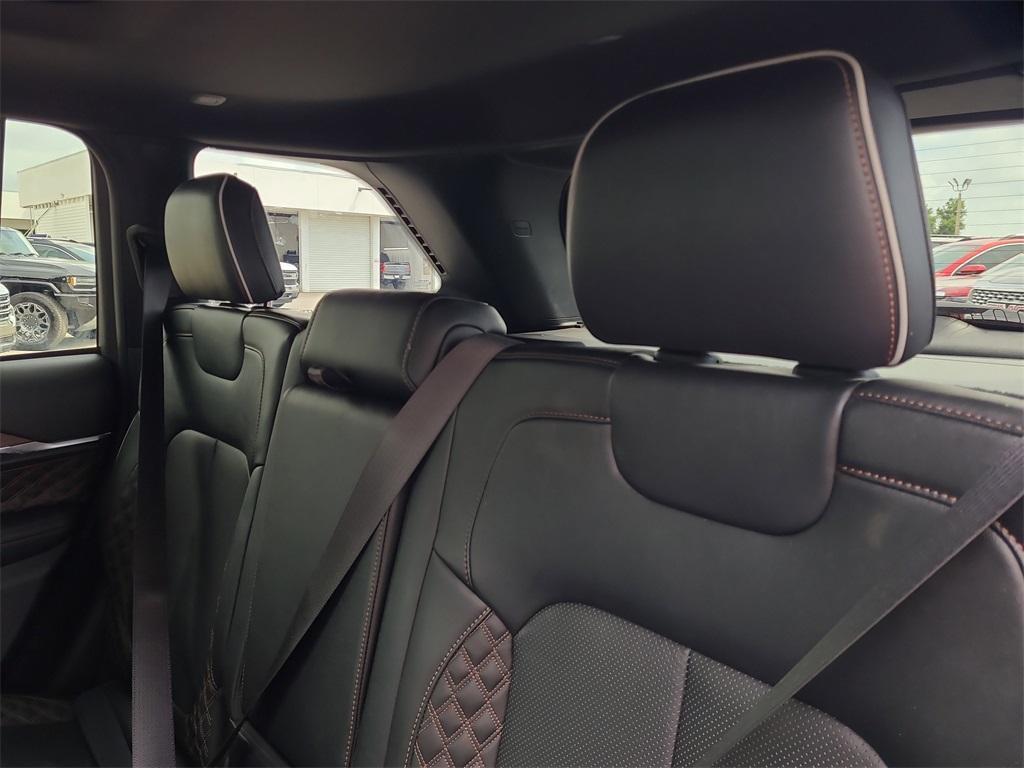used 2022 Jeep Grand Cherokee car, priced at $39,499