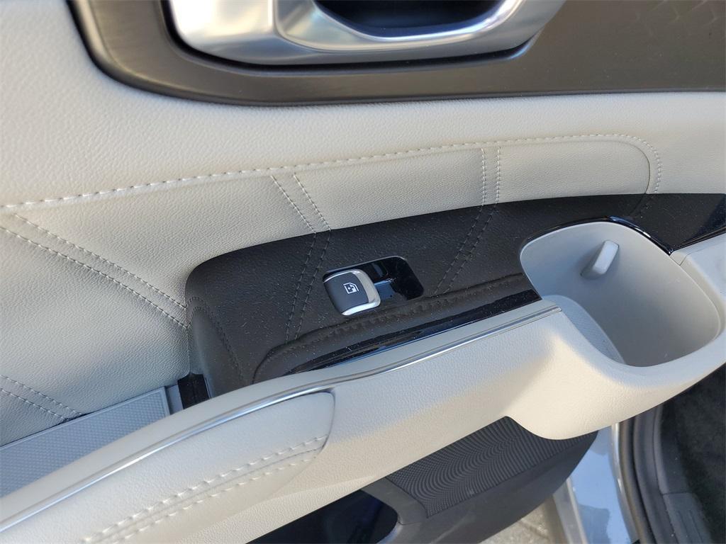 used 2023 Kia Sorento car, priced at $26,399