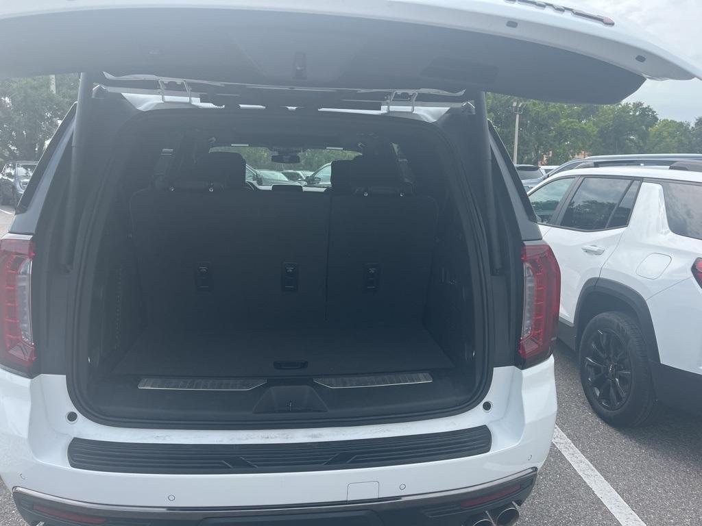used 2024 GMC Yukon car, priced at $73,999