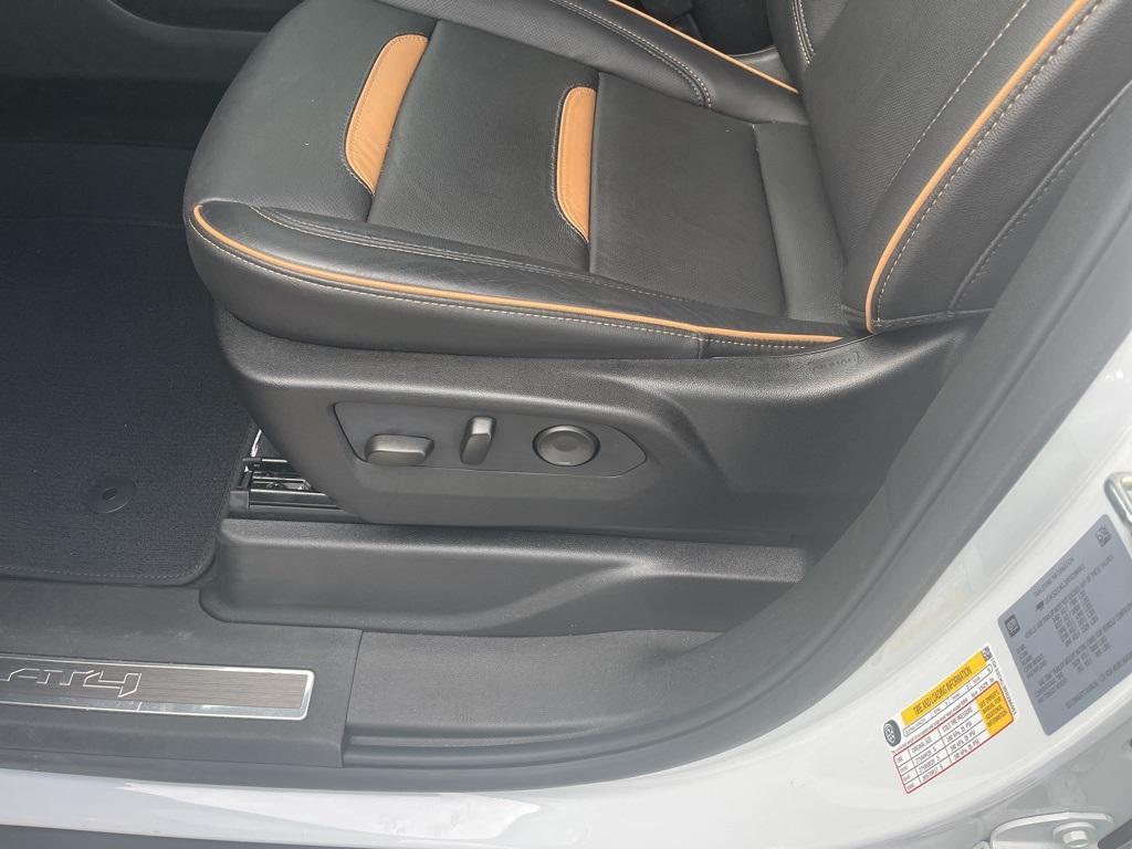 used 2024 GMC Yukon car, priced at $73,999