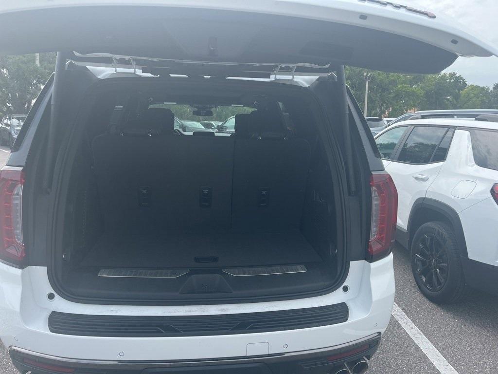 used 2024 GMC Yukon car, priced at $72,999